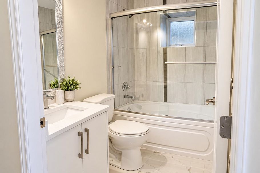 8221 Fremlin Street Vancouver, BC - 11
