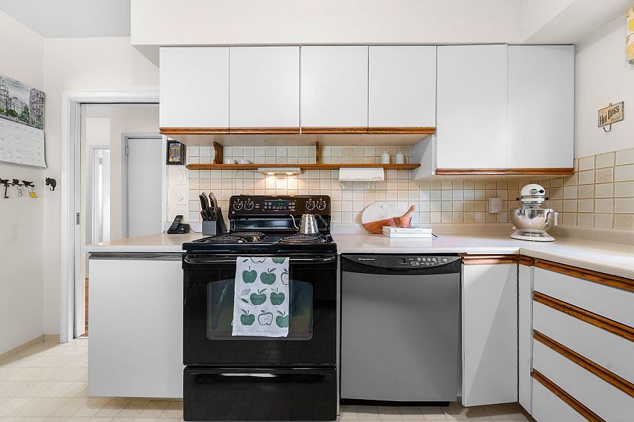 2011 Bridgman Avenue North Vancouver, BC - 16