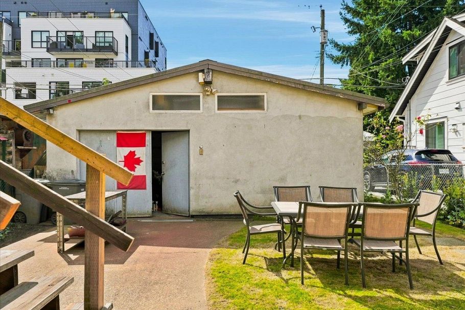 2206 E 8th Avenue Vancouver, BC - 26