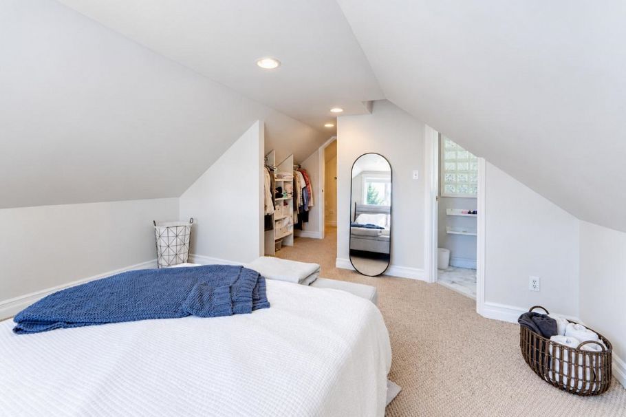 272 E Osborne Road North Vancouver, BC - 30