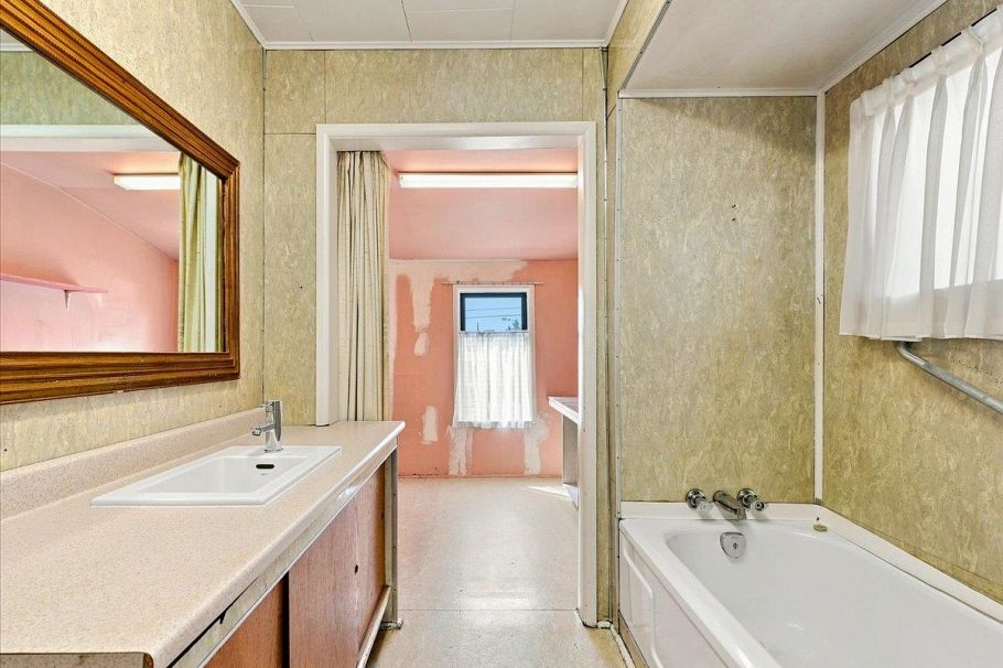 2206 E 8th Avenue Vancouver, BC - 17