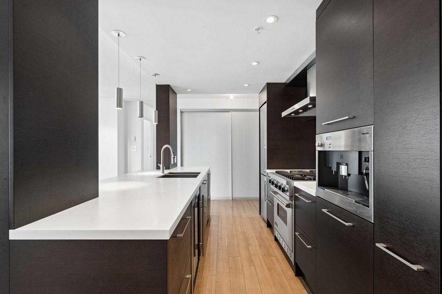 3202 193 Aquarius Mews Vancouver, BC - 14