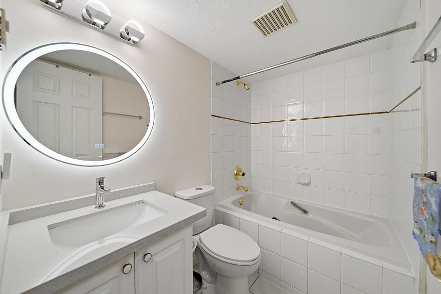 107 5788 Vine Street Vancouver, BC - 4