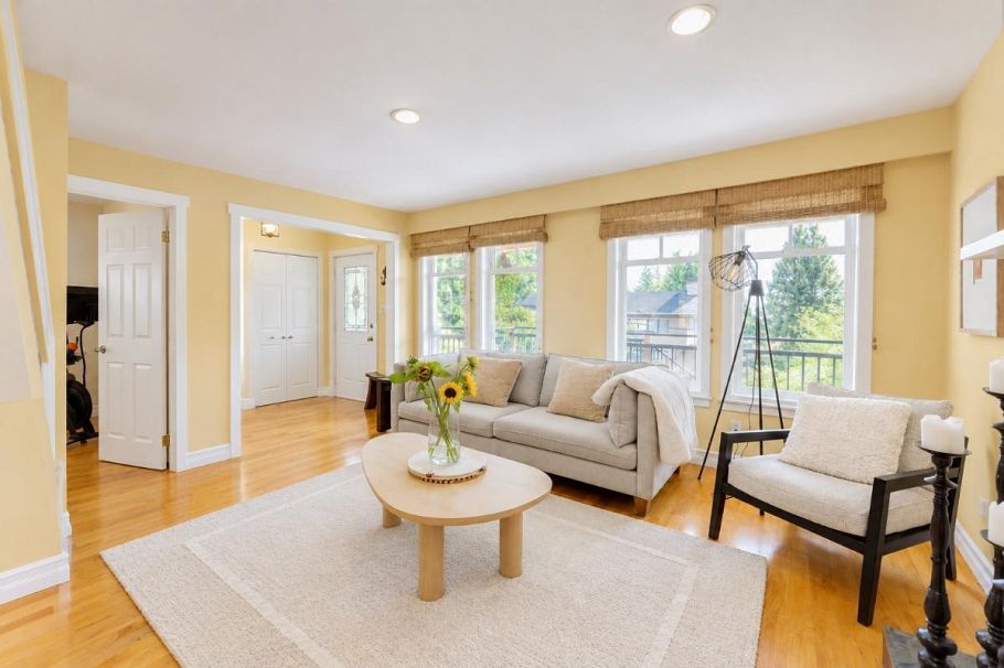 272 E Osborne Road North Vancouver, BC - 8