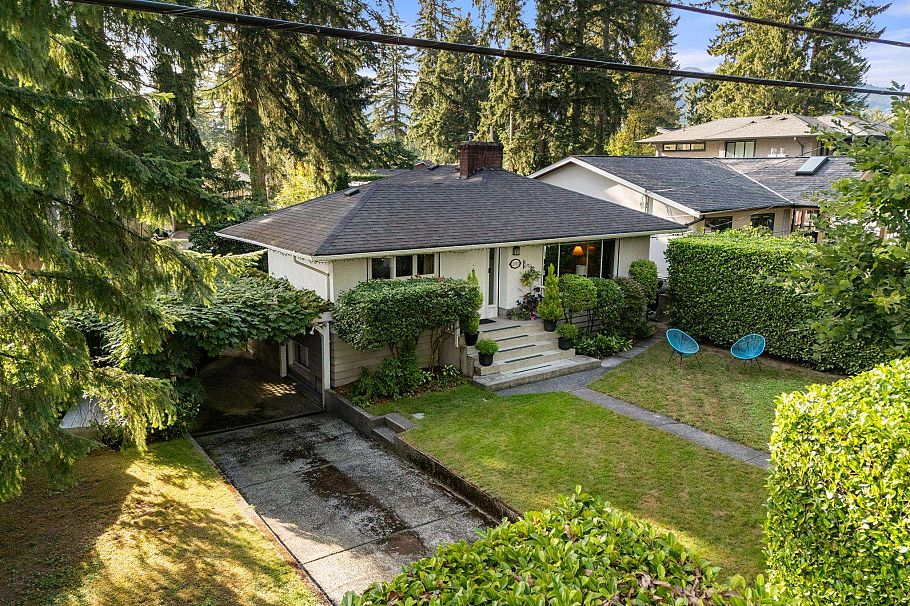 2011 Bridgman Avenue North Vancouver, BC - 3