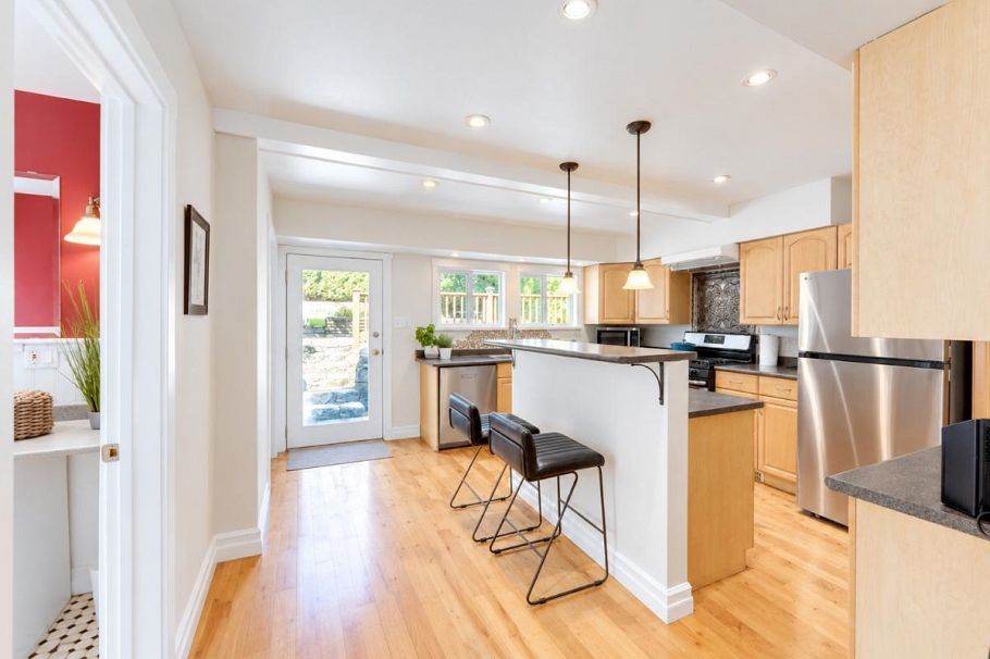 272 E Osborne Road North Vancouver, BC - 14