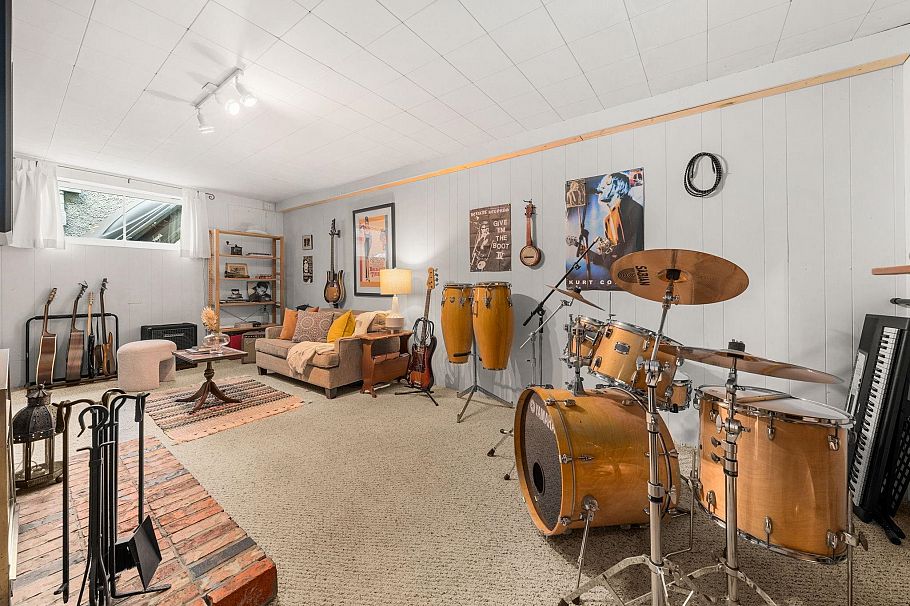 2011 Bridgman Avenue North Vancouver, BC - 22