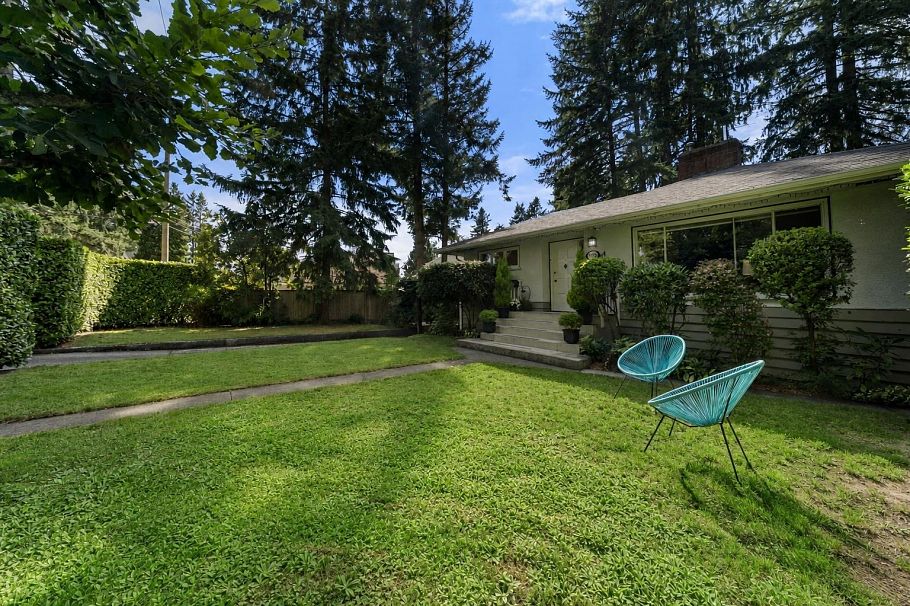 2011 Bridgman Avenue North Vancouver, BC - 35
