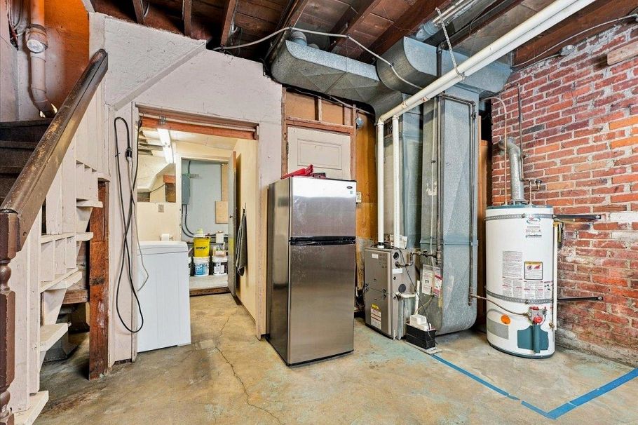 2206 E 8th Avenue Vancouver, BC - 31