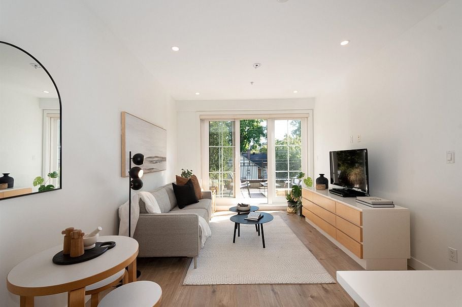 203 2528 Collingwood Street Vancouver, BC - 1