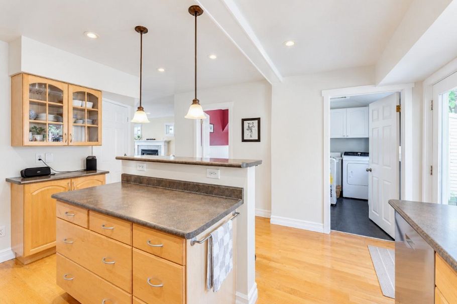 272 E Osborne Road North Vancouver, BC - 18