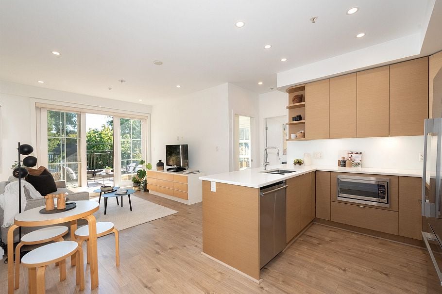 203 2528 Collingwood Street Vancouver, BC - 5