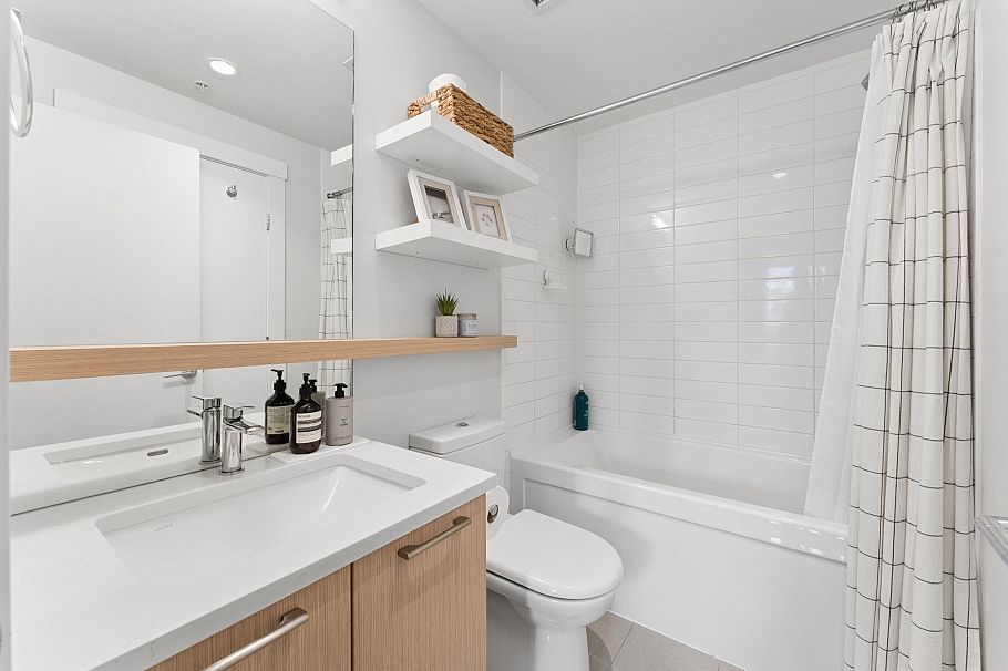 210 625 E 3rd Street North Vancouver, BC - 12