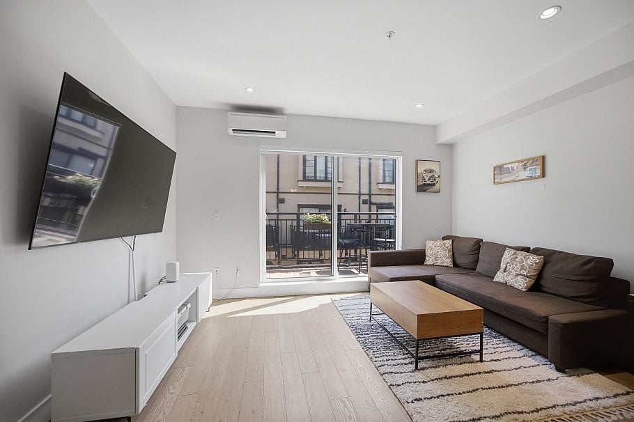 4354 Knight Street Vancouver, BC - 5