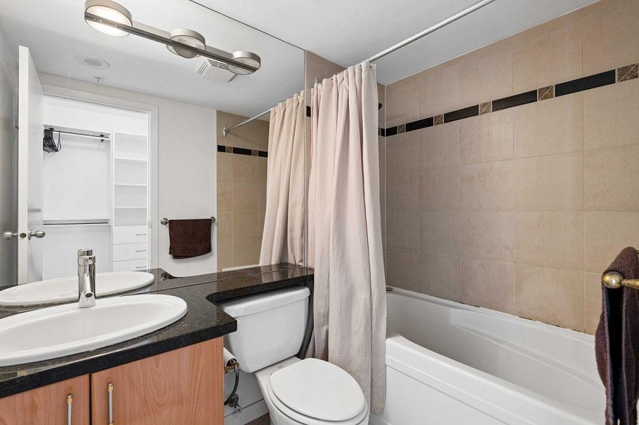 3202 193 Aquarius Mews Vancouver, BC - 25