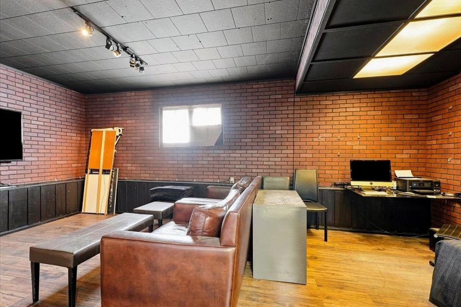2206 E 8th Avenue Vancouver, BC - 28