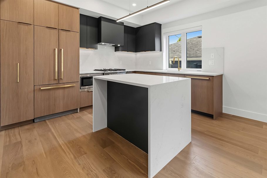 2 552 Kaslo Street Vancouver, BC - 5