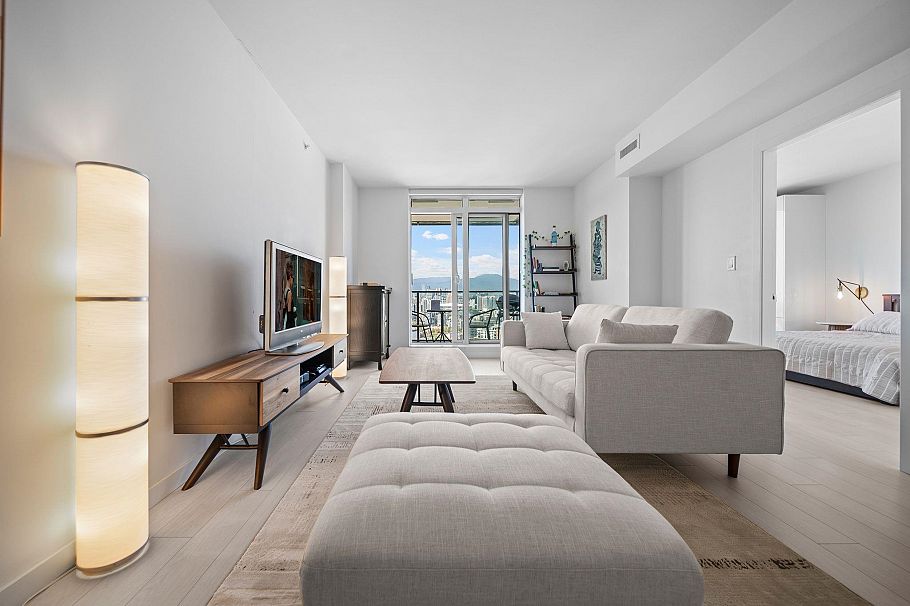 1911 285 E 10th Avenue Vancouver, BC - 4