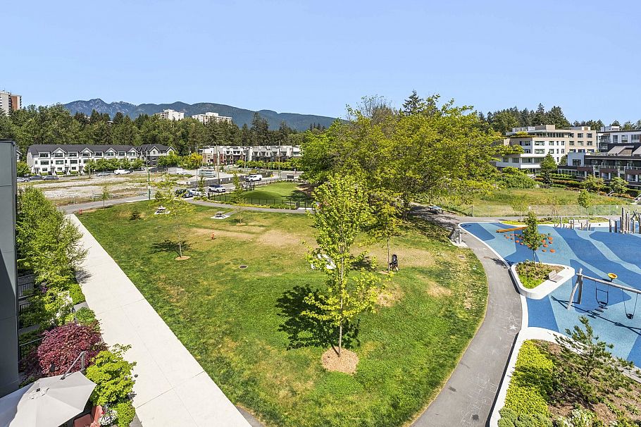 153 2060 Curling Road North Vancouver, BC - 33
