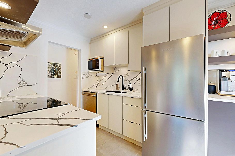204 252 W 2nd Street North Vancouver, BC - 6