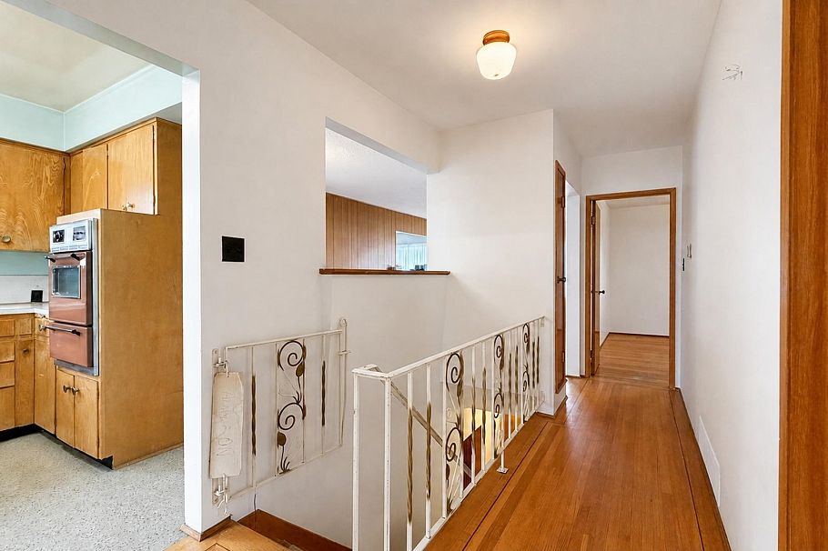817 W 64th Avenue Vancouver, BC - 20