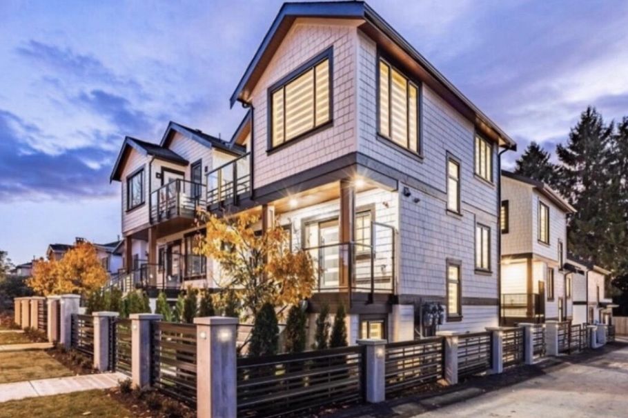 5447 Killarney Street Vancouver, BC - 1