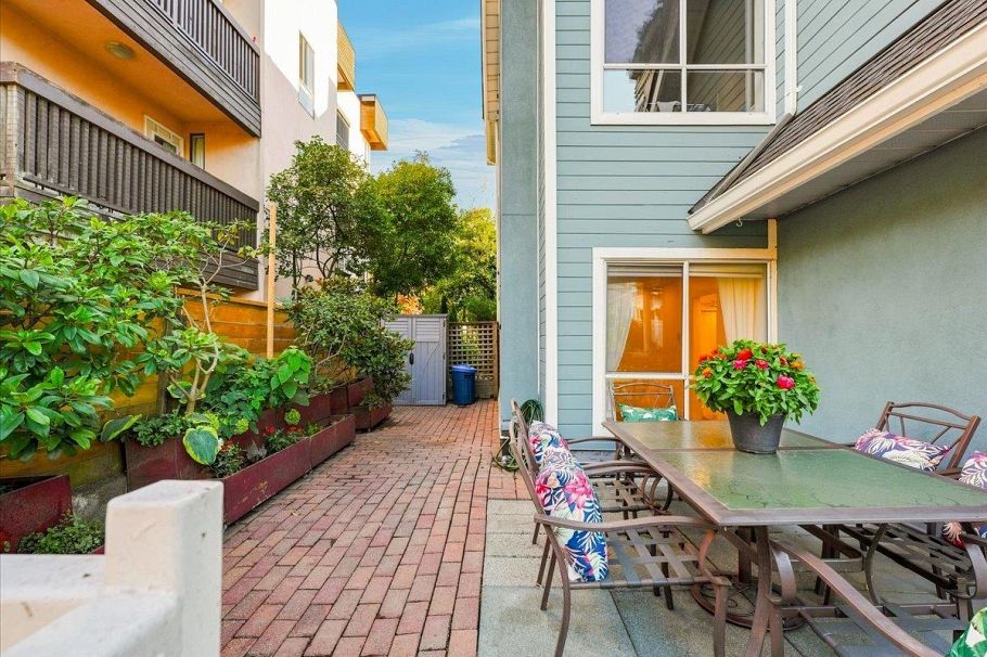 203 1729 E Georgia Street Vancouver, BC - 3