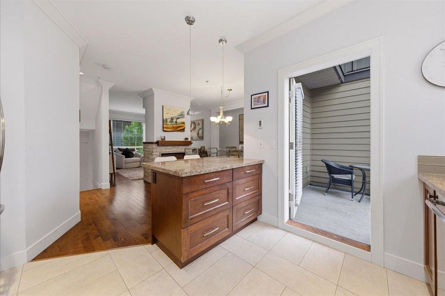 24 897 Premier Street North Vancouver, BC - 19