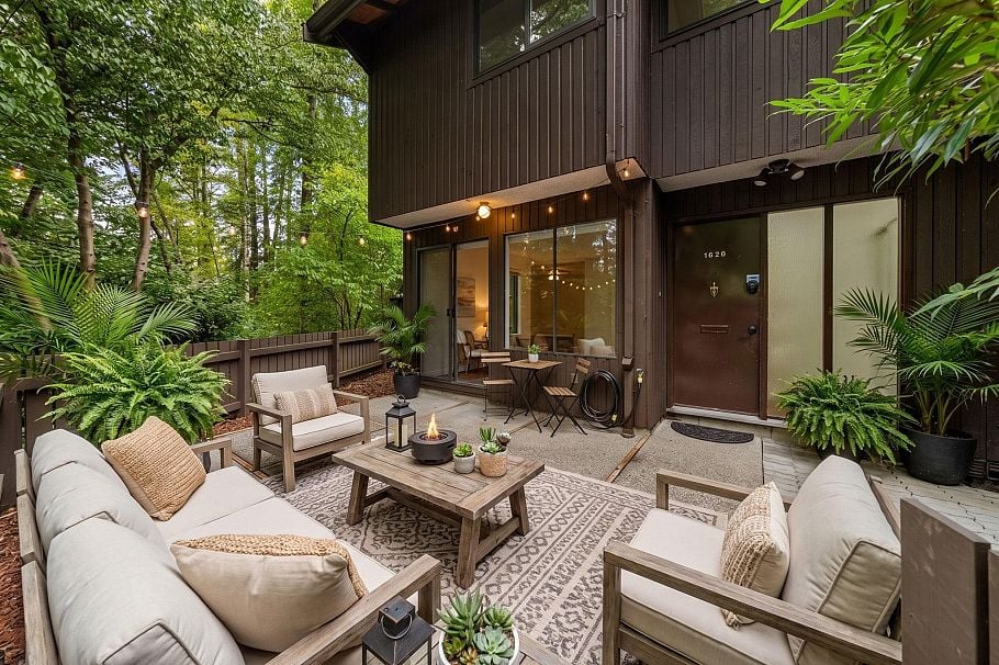 1828 Purcell Way North Vancouver, BC - 1
