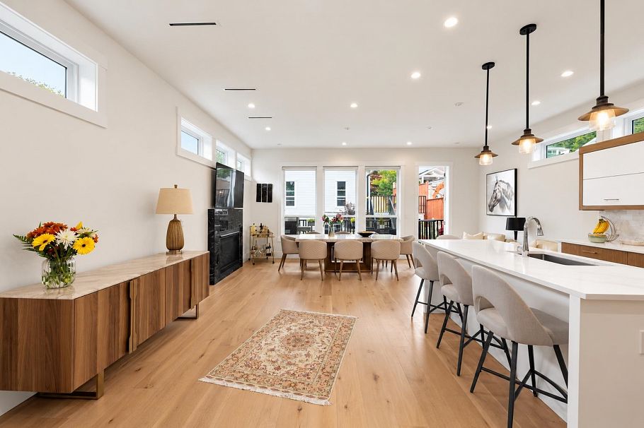 344 E 21 Street North Vancouver, BC - 8