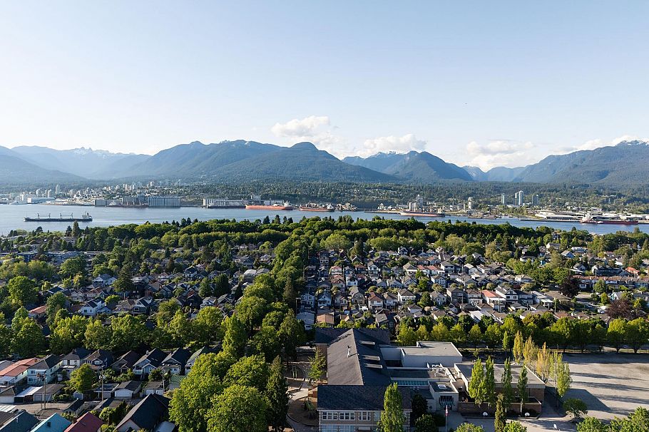 2764 Dundas Street Vancouver, BC - 39