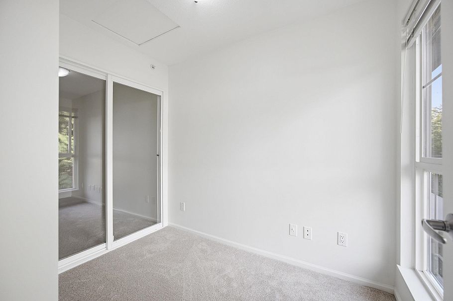 363 1100 E 29th Street North Vancouver, BC - 23