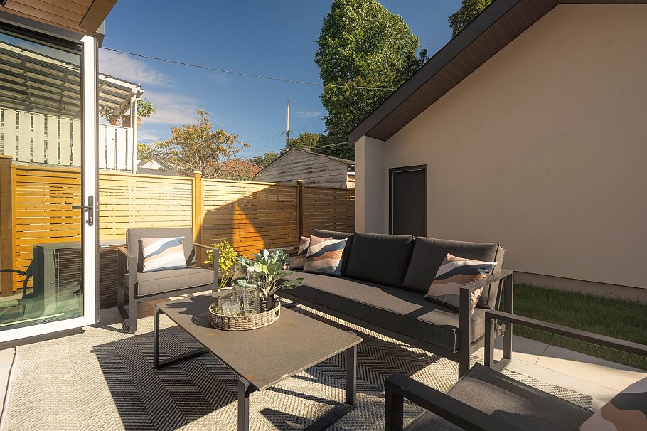 2 470 W 20 Avenue Vancouver, BC - 5