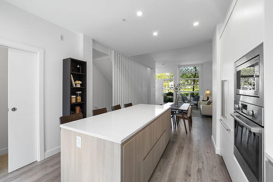 153 2060 Curling Road North Vancouver, BC - 11