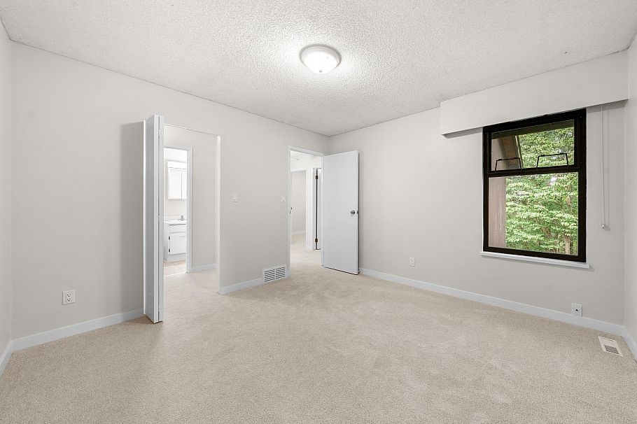 1828 Purcell Way North Vancouver, BC - 23