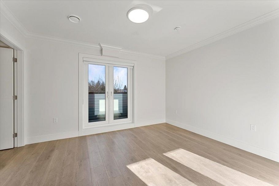 2227 W 16th Avenue Vancouver, BC - 26