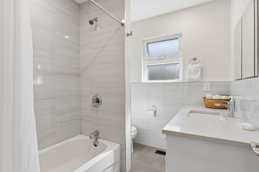 3006 E Georgia Street Vancouver, BC - 16