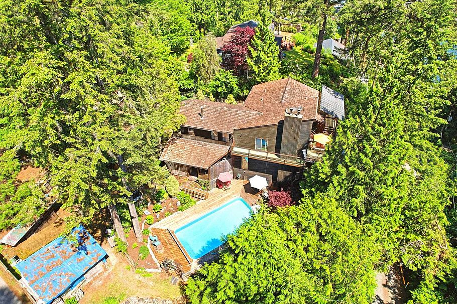 5481 Indian River Drive North Vancouver, BC - 1