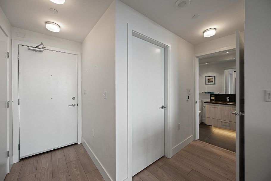 1306 3581 E Kent Avenue North Vancouver, BC - 19