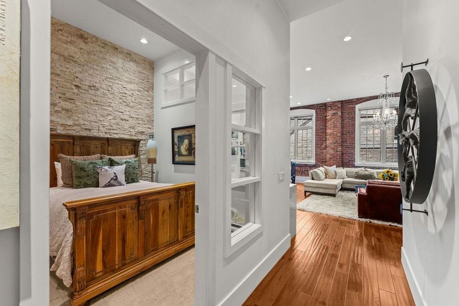 104 1811 W 16th Avenue Vancouver, BC - 16