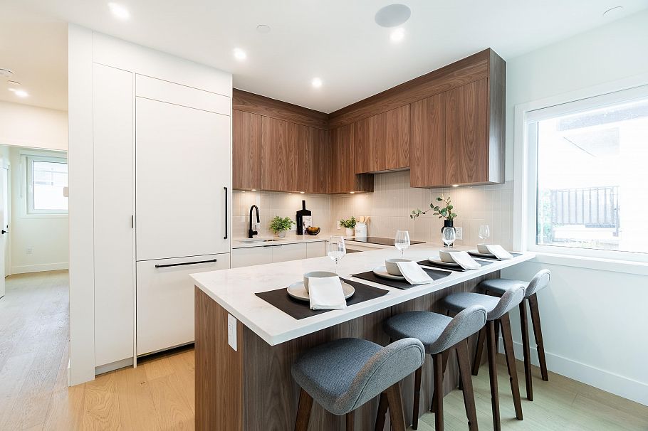 124 1552 E 3rd Avenue Vancouver, BC - 9