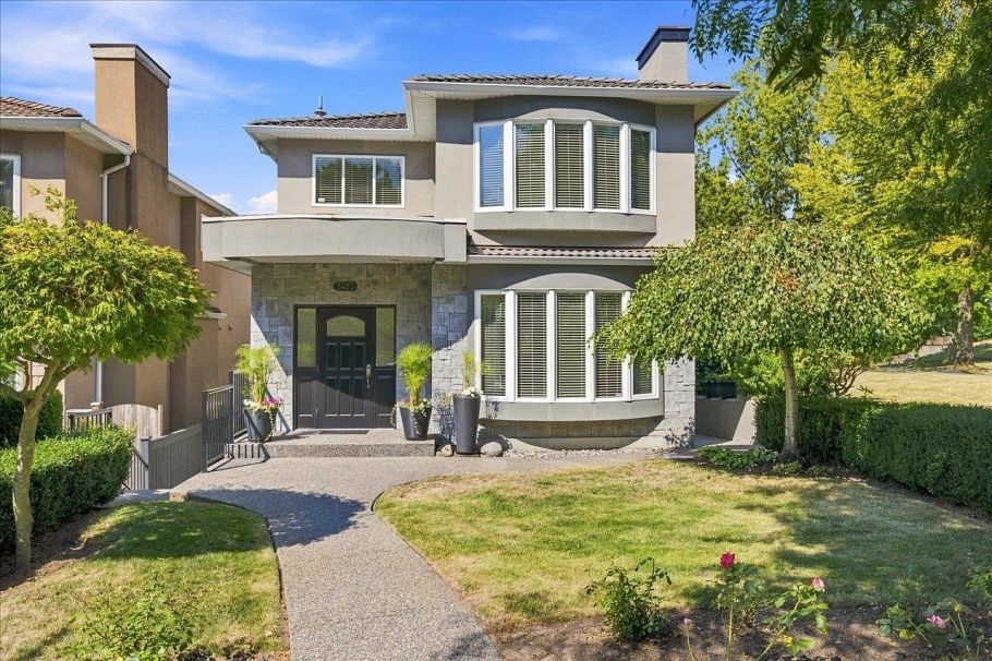 3493 Oxford Street Vancouver, BC - 1