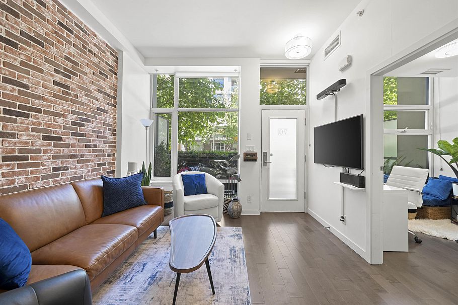 70 W 1st Avenue Vancouver, BC - 1