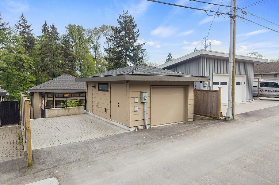 1126 Heywood Street North Vancouver, BC - 29