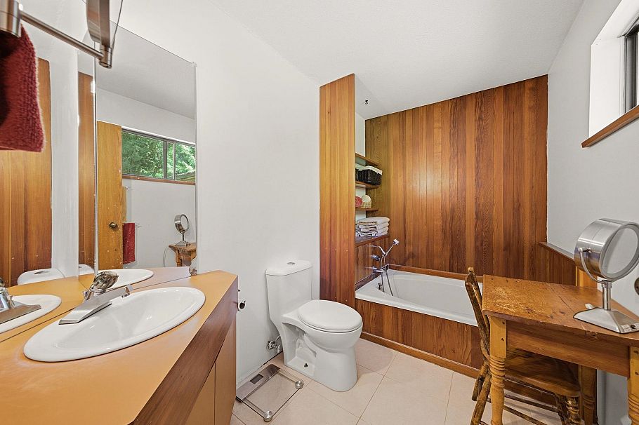 5481 Indian River Drive North Vancouver, BC - 16