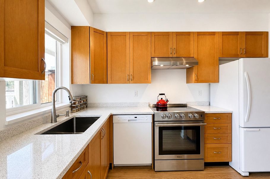 13 915 Tobruck Avenue North Vancouver, BC - 9