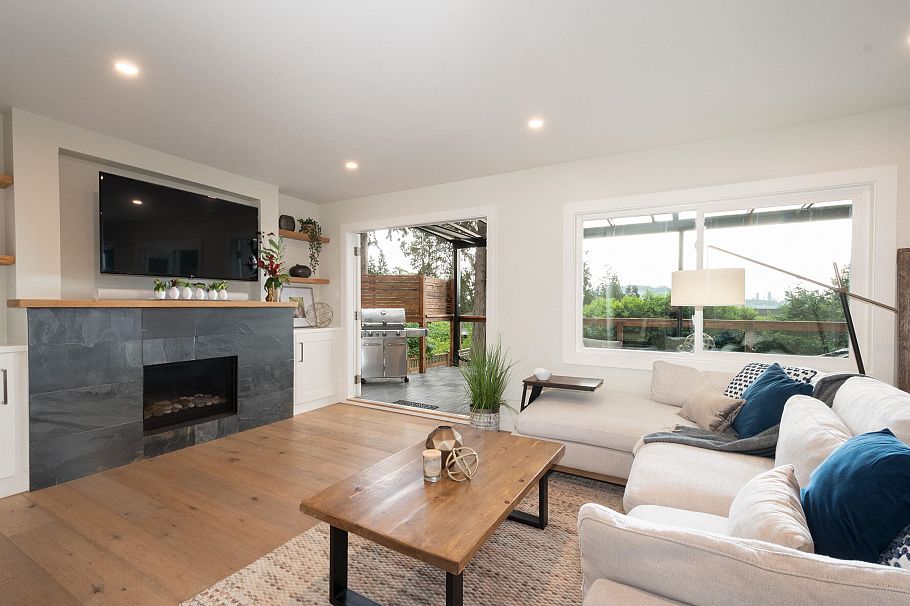 3067 Plymouth Drive North Vancouver, BC - 12