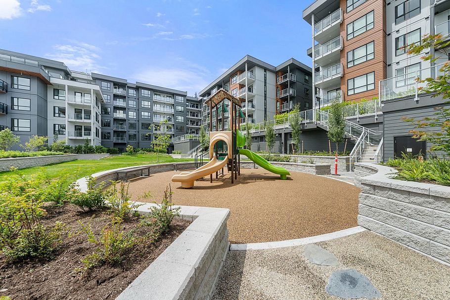404 3594 Malsum Drive North Vancouver, BC - 29