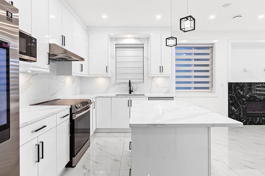 333 E 64th Avenue Vancouver, BC - 13
