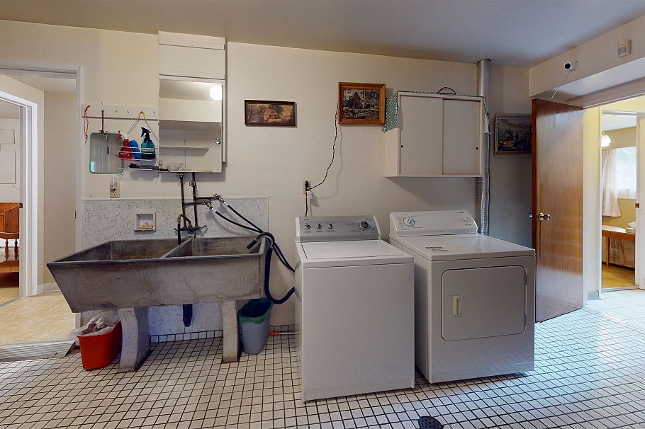 2540 E 25th Avenue Vancouver, BC - 24